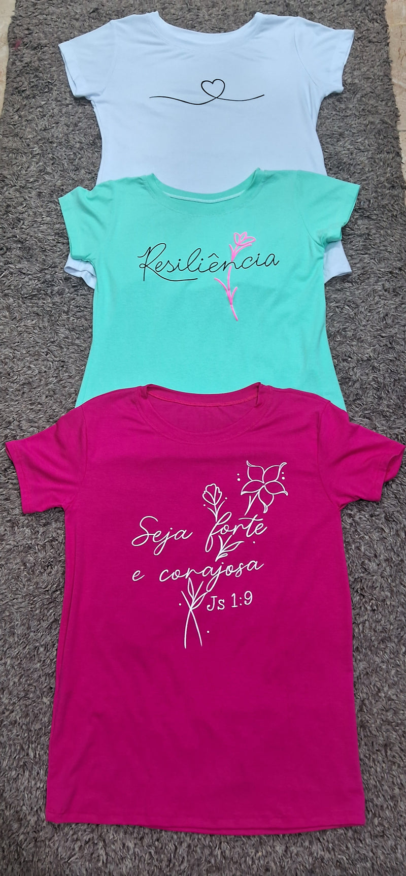 Camisetas Femininas Tamanho M / Leve 3 Por Apena 75 Reais / FRETE GRÁTIS ......